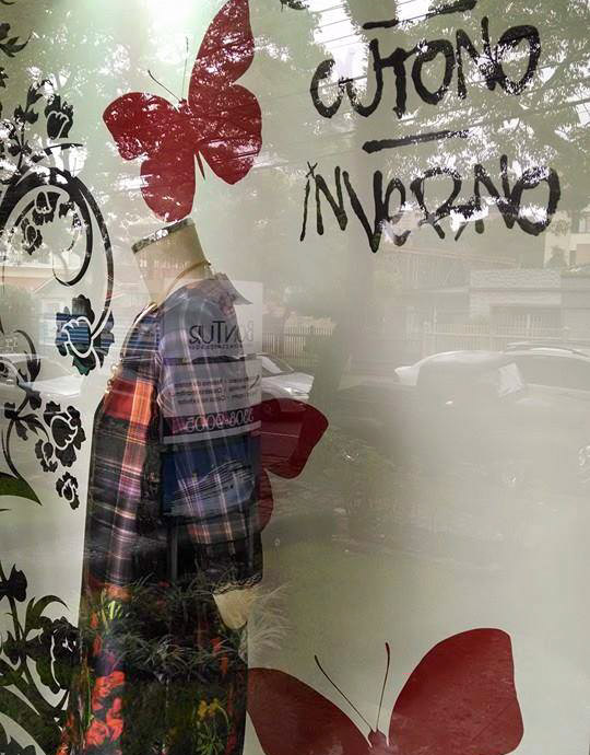 Adesivagem de Vitrine