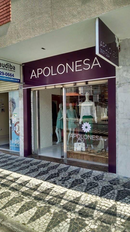 Fachada da vitrine da loja Apolonesa