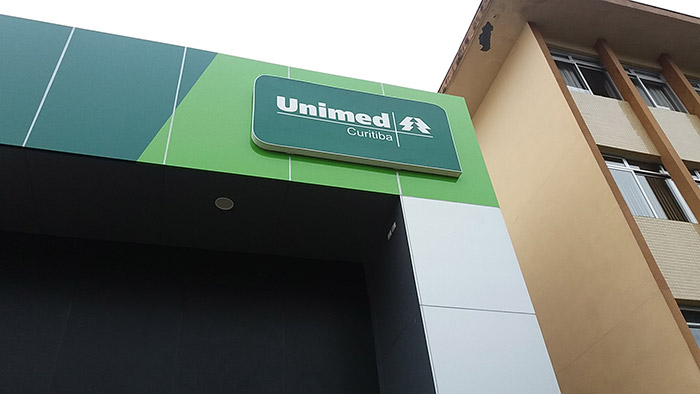 02-fachada-placa-curitiba-unimed
