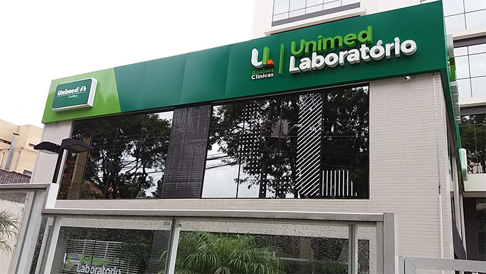 05-letra-caixa-fachada-curitiba-unimed
