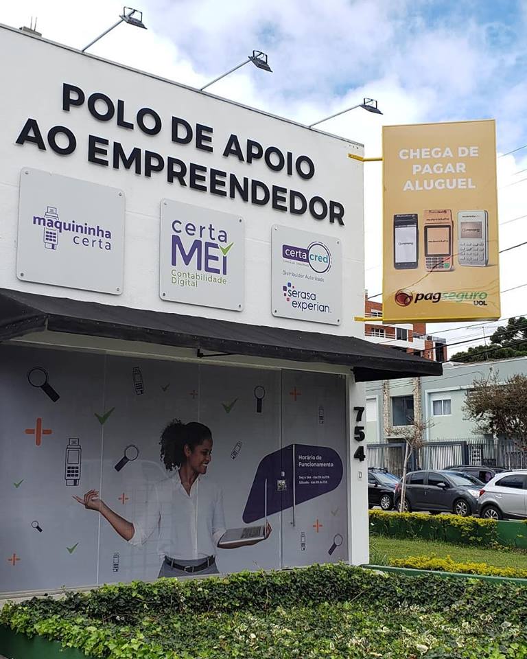 Visão da fachada da loja