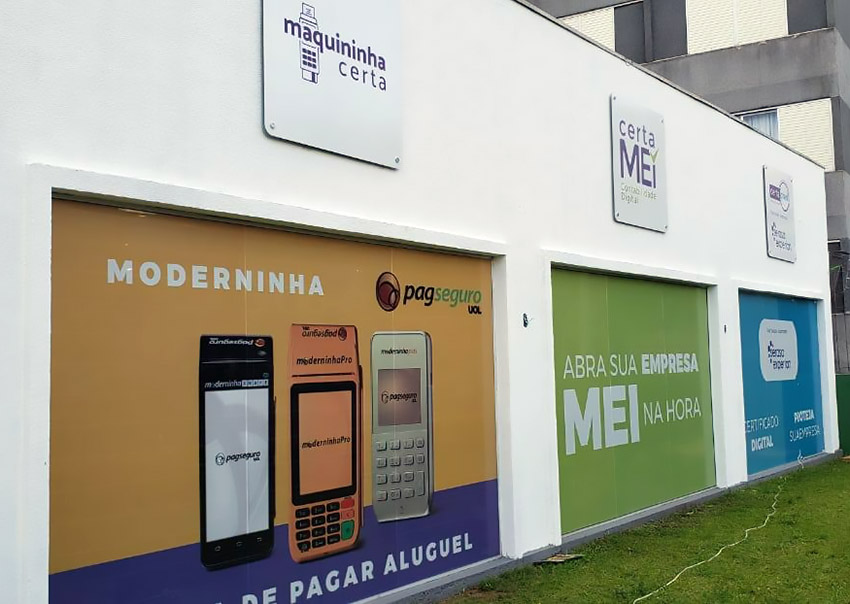 Visão da fachada da loja